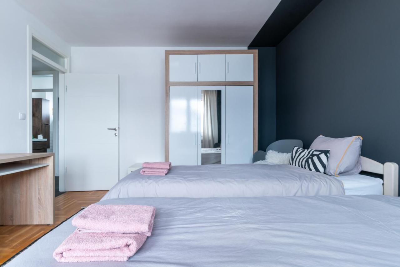 Oz Apartment Sarajevo - Amazing View - 5 Min. From Center Bagian luar foto